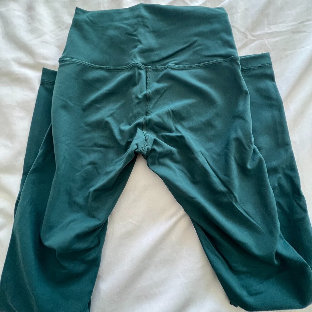 Lululemon Wunder Train 28" Leggings